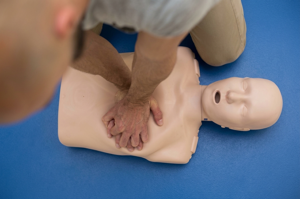 Formation au massage cardiaque sur mannequin